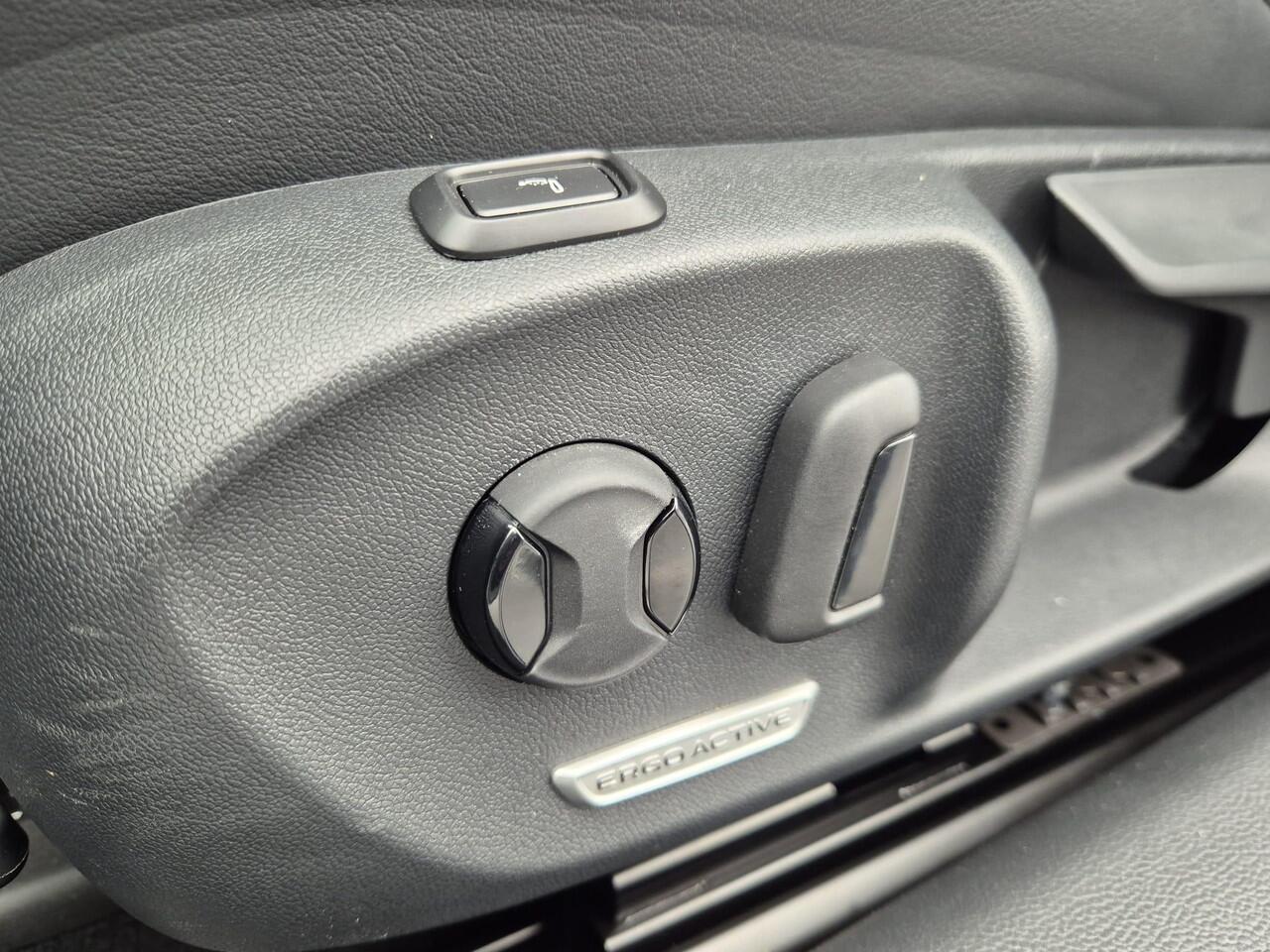 Volkswagen PASSAT Variant 1.5 eTSI Business | BTW | Virtual | Massage | Stuur-stoelverw. | Carplay