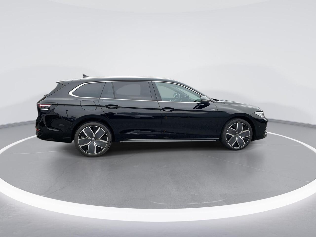 Volkswagen PASSAT Variant R-Line Edition 1.5 eHybrid 204 pk 6 versn. DSG · Multimedia pakket plus · High-end geluidsysteem 'Harman Kardon' · Prijs incl. inruilpremie · MEGA Sale