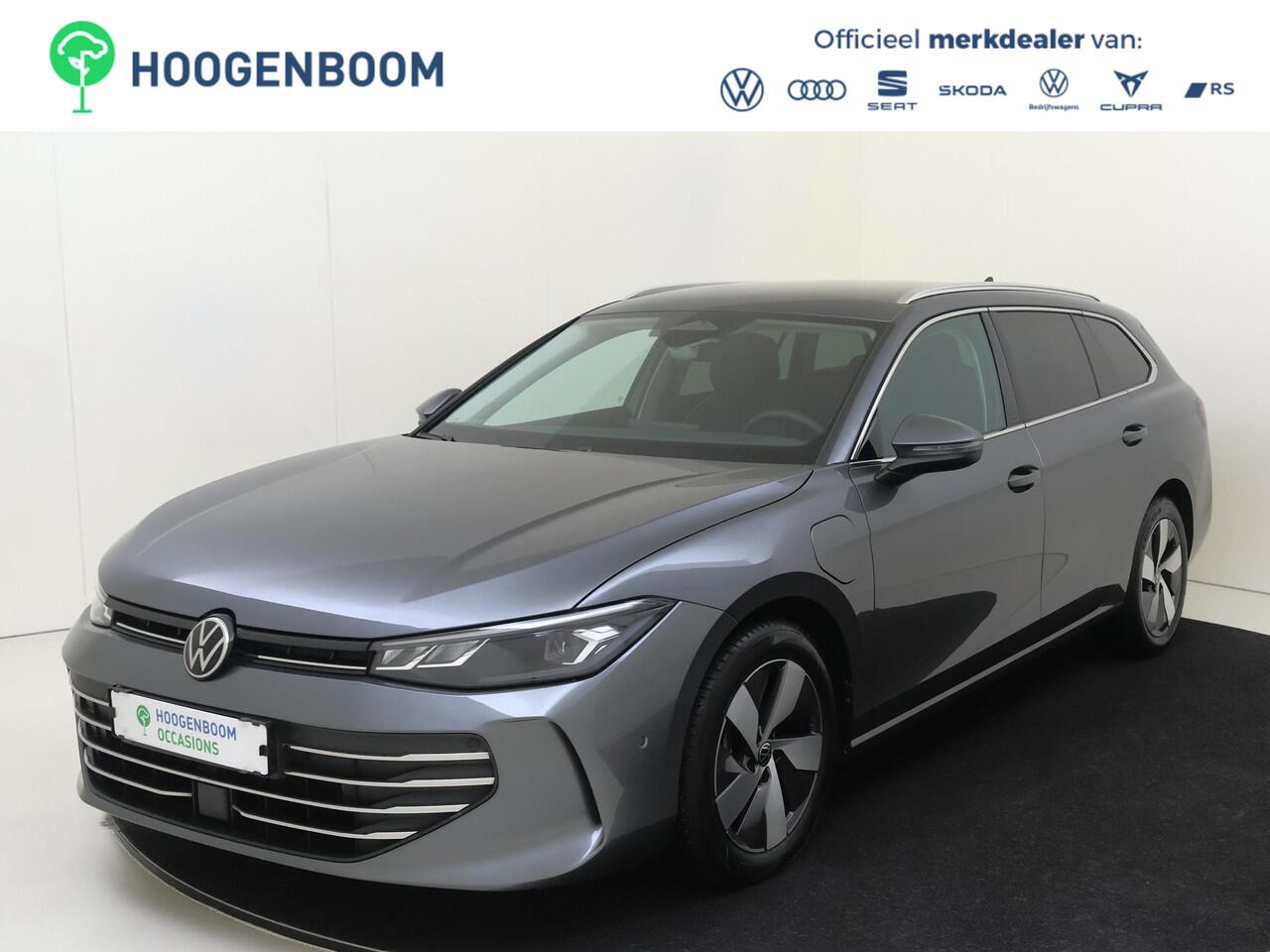 Volkswagen PASSAT Variant 1.5 eHybrid Business | Trekhaak | Head-up display | Achteruitrijcamera | 3-zone airco | Dodehoek detectie | Adaptieve cruise control | CarPlay |