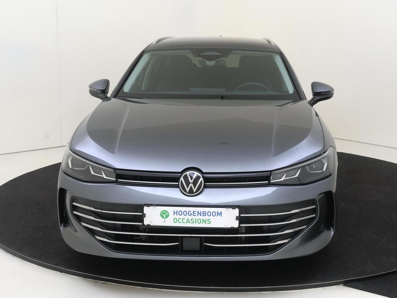 Volkswagen PASSAT Variant 1.5 eHybrid Business | Trekhaak | Head-up display | Achteruitrijcamera | 3-zone airco | Dodehoek detectie | Adaptieve cruise control | CarPlay |