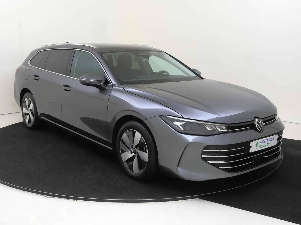 Volkswagen PASSAT Variant 1.5 eHybrid Business | Trekhaak | Head-up display | Achteruitrijcamera | 3-zone airco | Dodehoek detectie | Adaptieve cruise control | CarPlay |