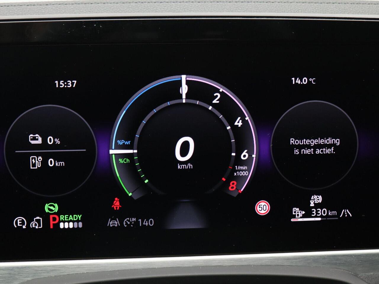 Volkswagen PASSAT Variant 1.5 eHybrid R-Line Edition 272PK DSG SOH 100%, Pano-Schuifdak, Trekhaak, Black Style, Keyless, Side Assist, Elektr. Achterklep, Voorruitverwarming, Stoel-Stuurverwarming, 18" LM Velgen, Navi