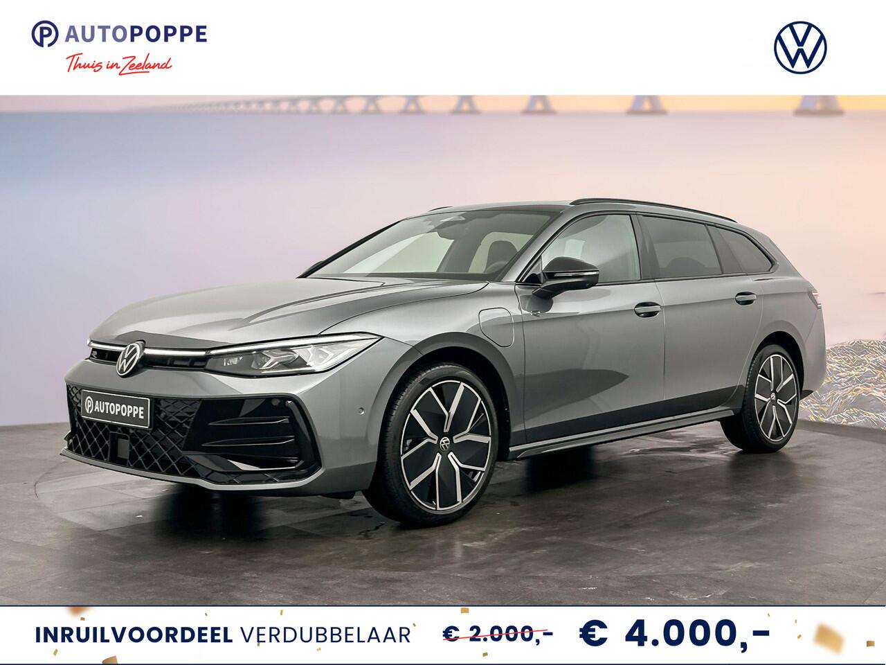 Volkswagen PASSAT R-Line Edition Plug in Hybride 204 pk Black Style Plus Pakket