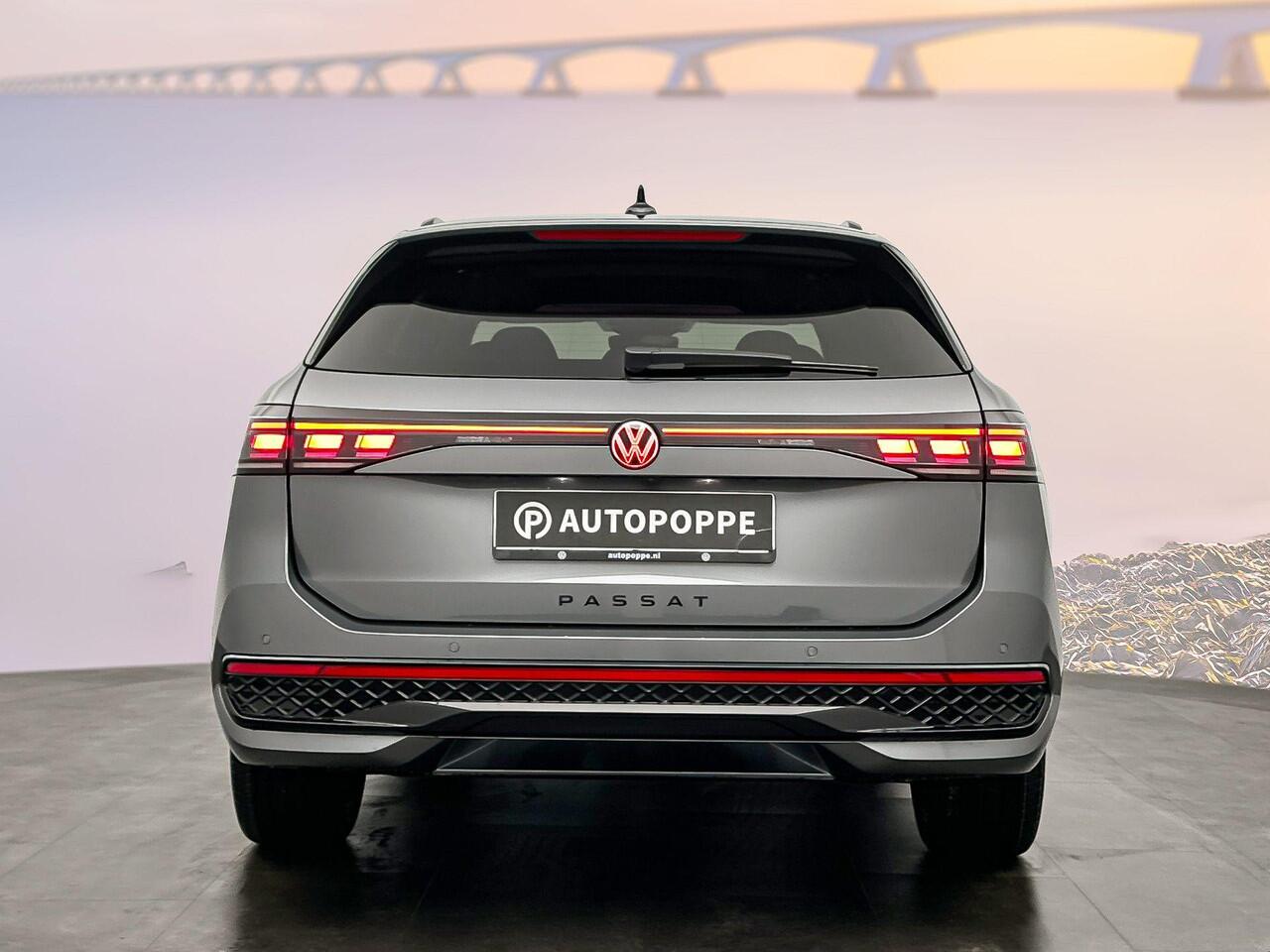 Volkswagen PASSAT R-Line Edition Plug in Hybride 204 pk Black Style Plus Pakket