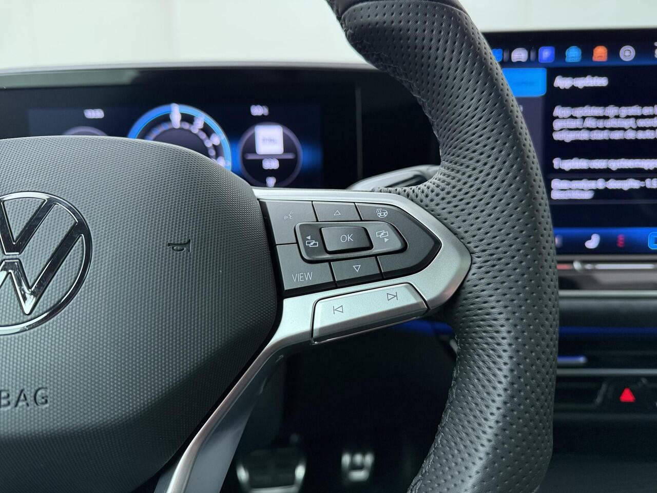 Volkswagen PASSAT Variant R-Line Edition 1.5 eHybrid 150 kW / 204 PK DSG | Trekhaak wegklapbare kogel | Stoelverwarming voor & achter | Voorruitverwarming |