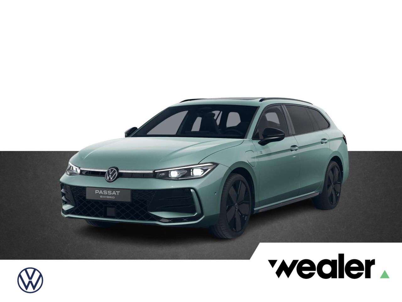 Volkswagen PASSAT Variant R-Line Edition 1.5 eHybrid 150 kW / 204 PK DSG | Black Style | Multimedia pakket plus | Trekhaak wegklapbaar | Area View camera |