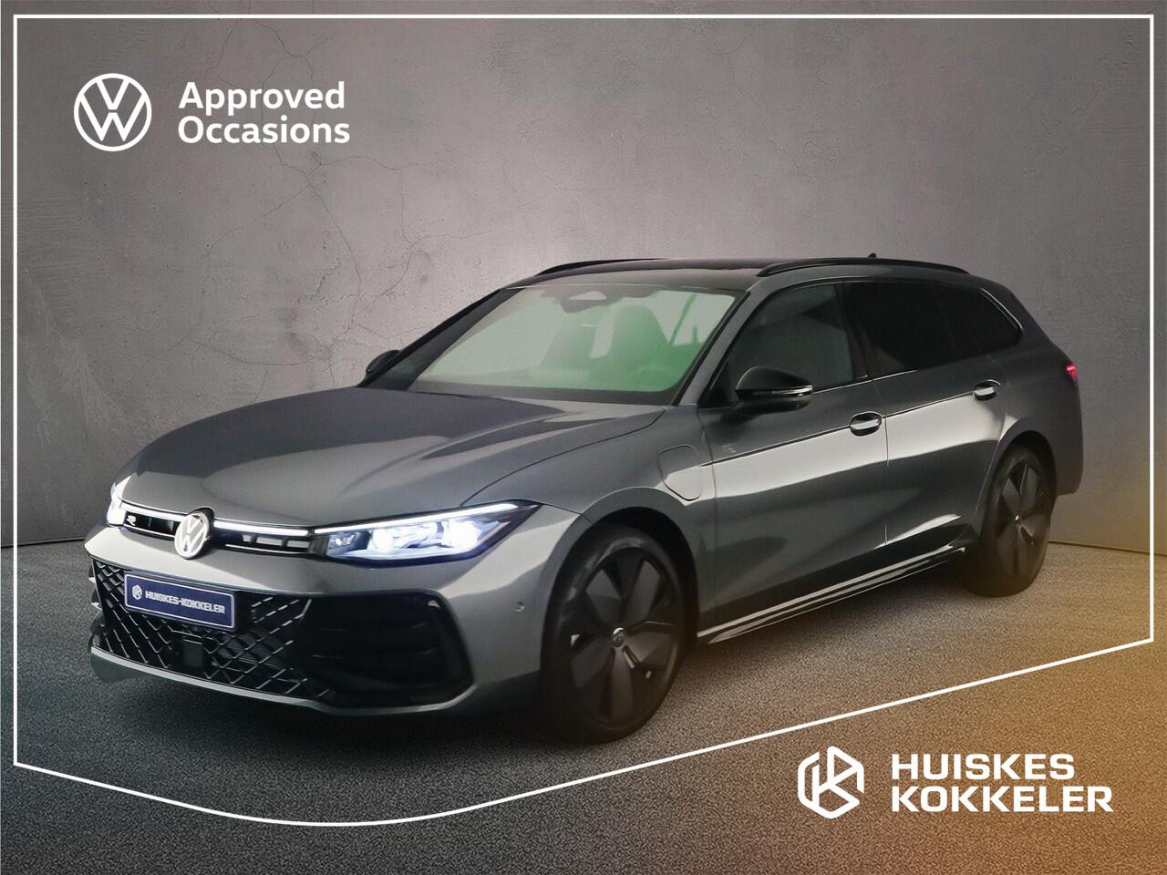 Volkswagen PASSAT Variant R-Line Edition 1.5 TSI eHybrid 272pk DSG Automaat Trekhaak, Panoramadak, Harman Kardon audio, Black style, Adaptive crusie control, Elektrische achterklep