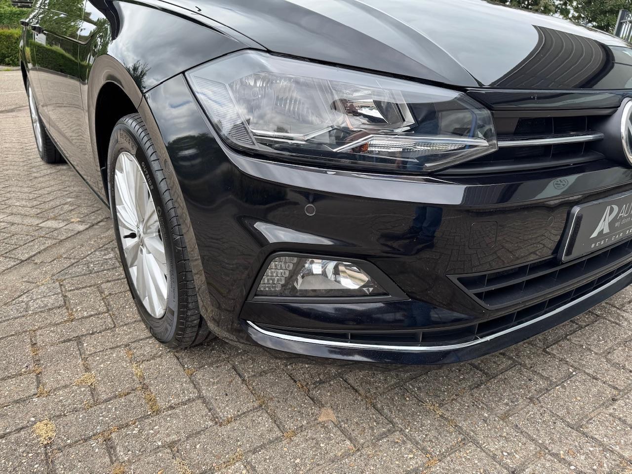 Volkswagen POLO 1.0 TSI Highline | Navi | DSG | Trekhaak | Mooi auto!