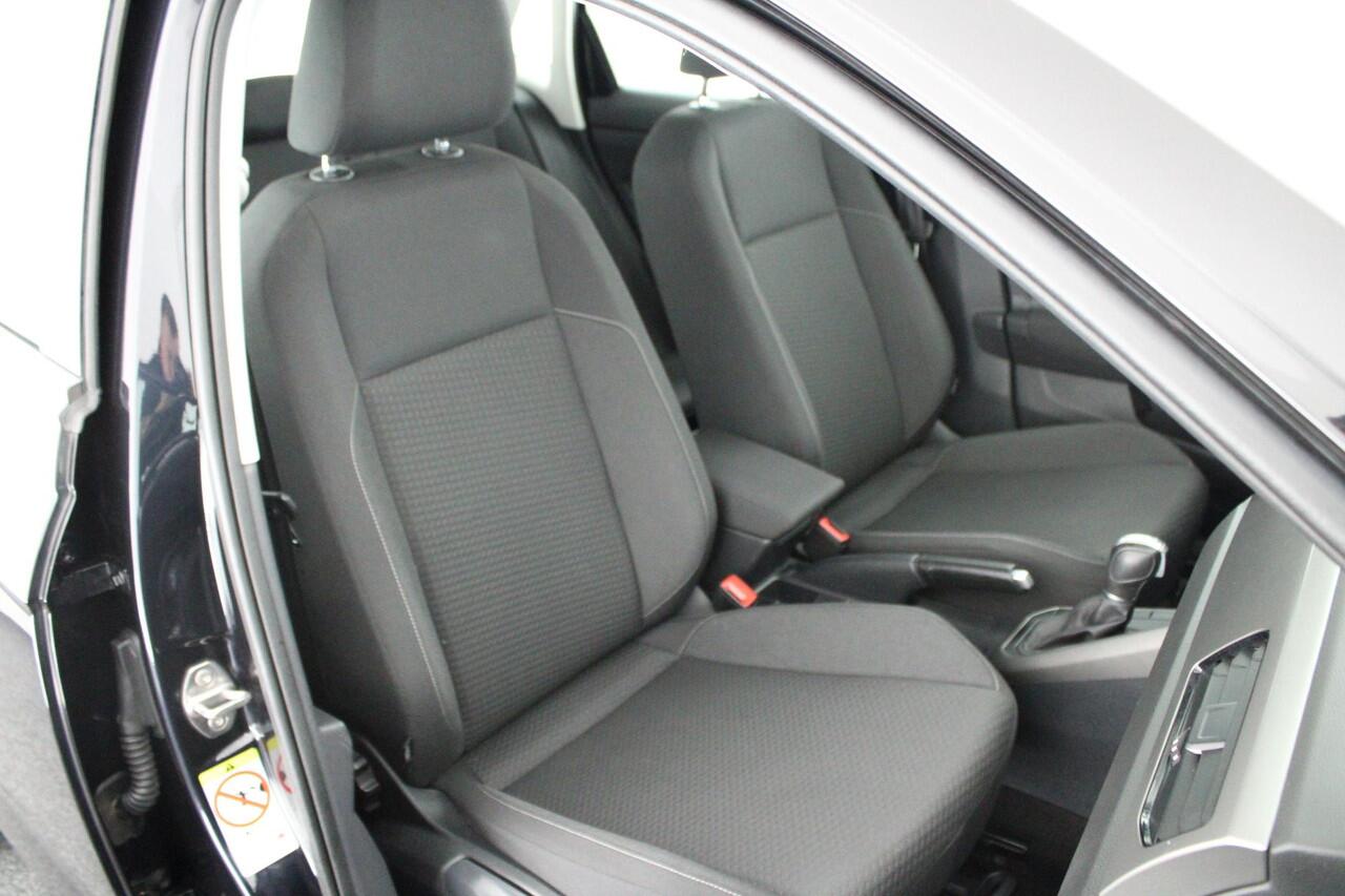 Volkswagen POLO 1.0 TSI 95pk DSG Comfortline Business Stoelverwarming Navigatie Climate Control