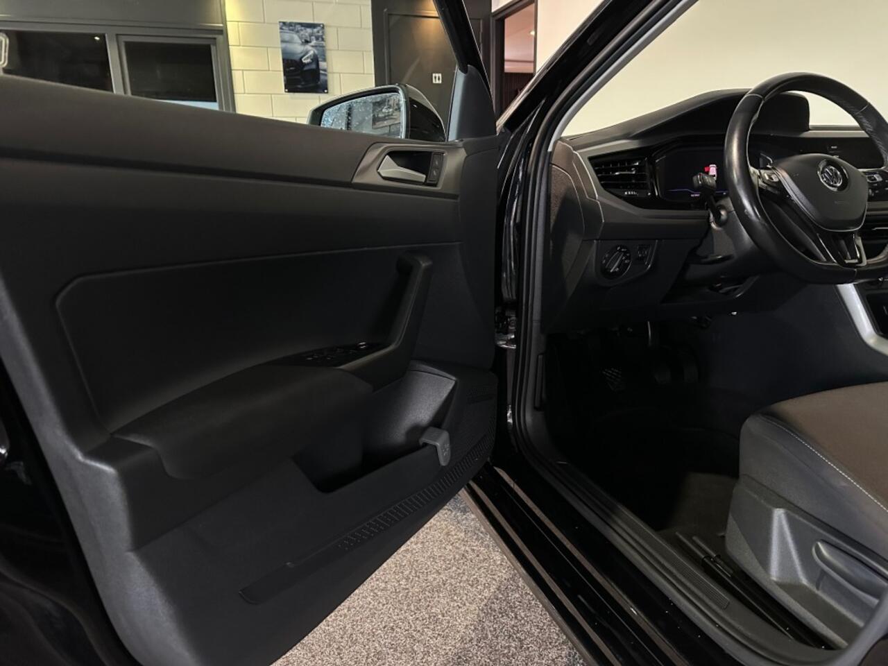 Volkswagen POLO 1.0 TSI COMF.L. BUS. VIRTUELDASH l CARPLAY l ACC l PDC l