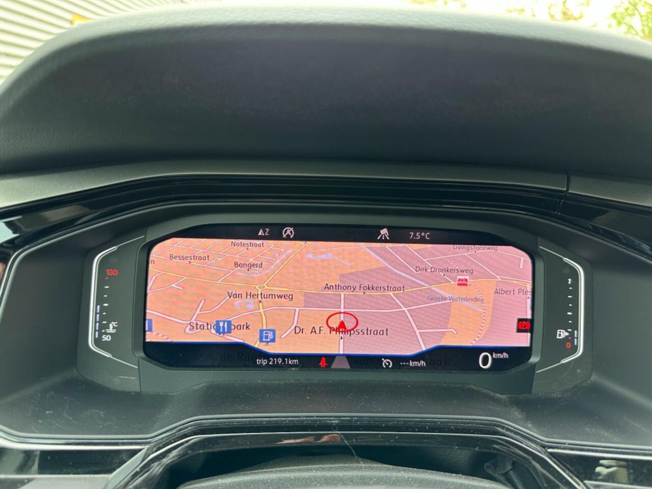 Volkswagen POLO 1.0 TSI Comfortline Business R-Line Camera Virtual cockpit C