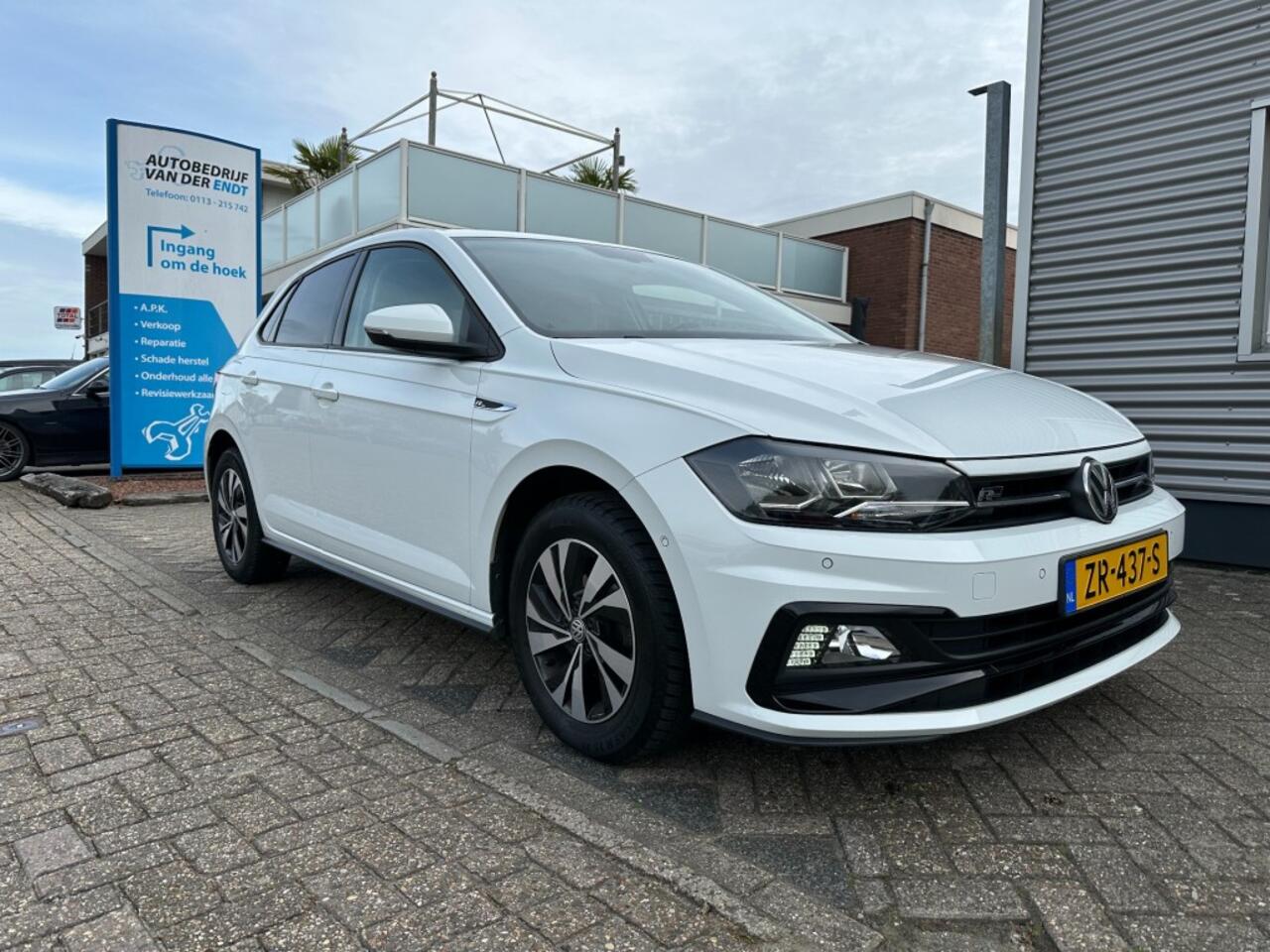 Volkswagen POLO 1.0 TSI Comfortline Business R-Line Camera Virtual cockpit C