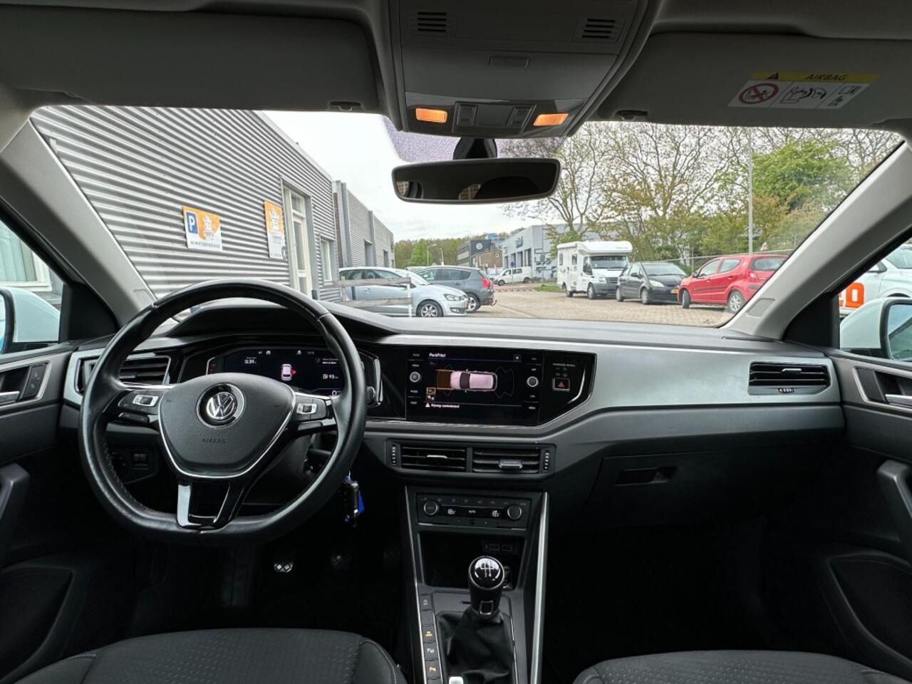 Volkswagen POLO 1.0 TSI Comfortline Business R-Line Camera Virtual cockpit C