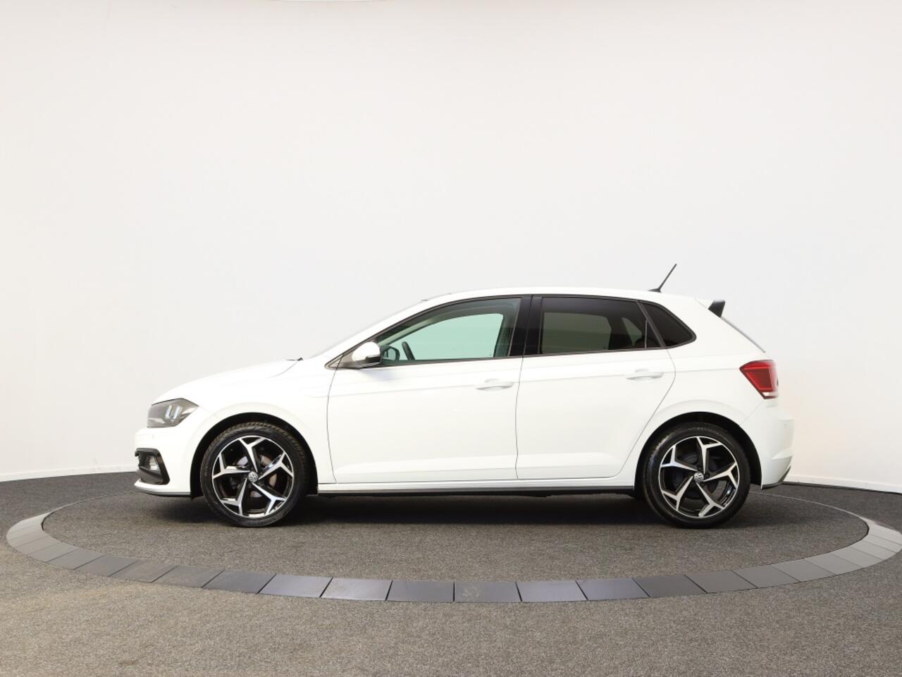 Volkswagen POLO 1.0 TSI Highline Business R | Panoramadak | Parkeersensoren |