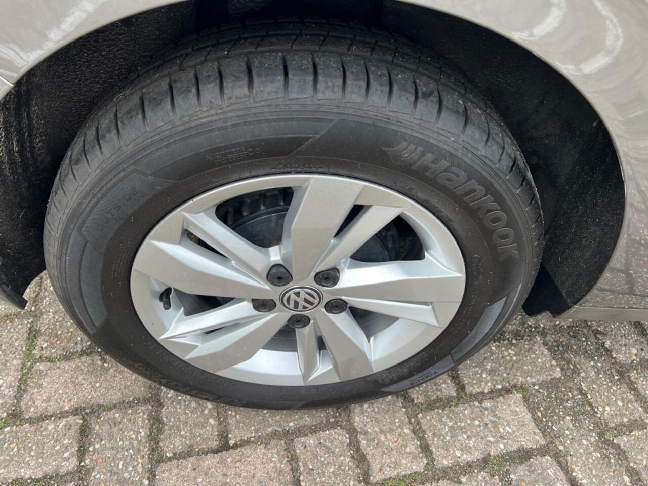 Volkswagen POLO 1.0 TSI COMF.L. BUS.