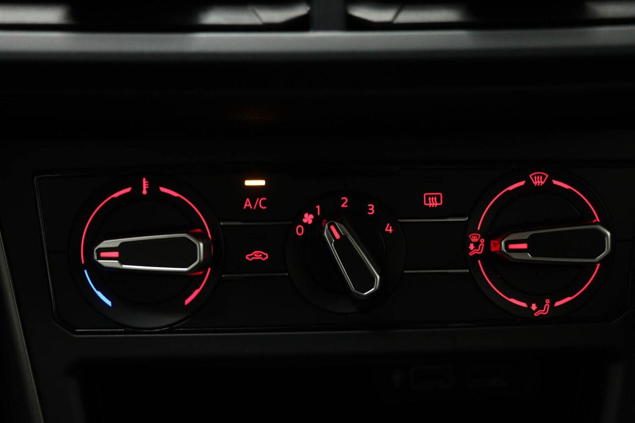 Volkswagen POLO 1.0 TSI Comfortline | Parkeersensoren V+A | Navigatie | Cruise Control | DAB+