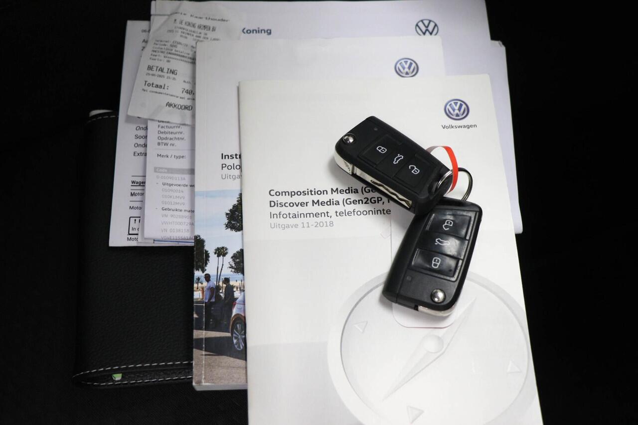 Volkswagen POLO 1.0 TSI Comfortline | Parkeersensoren V+A | Navigatie | Cruise Control | DAB+