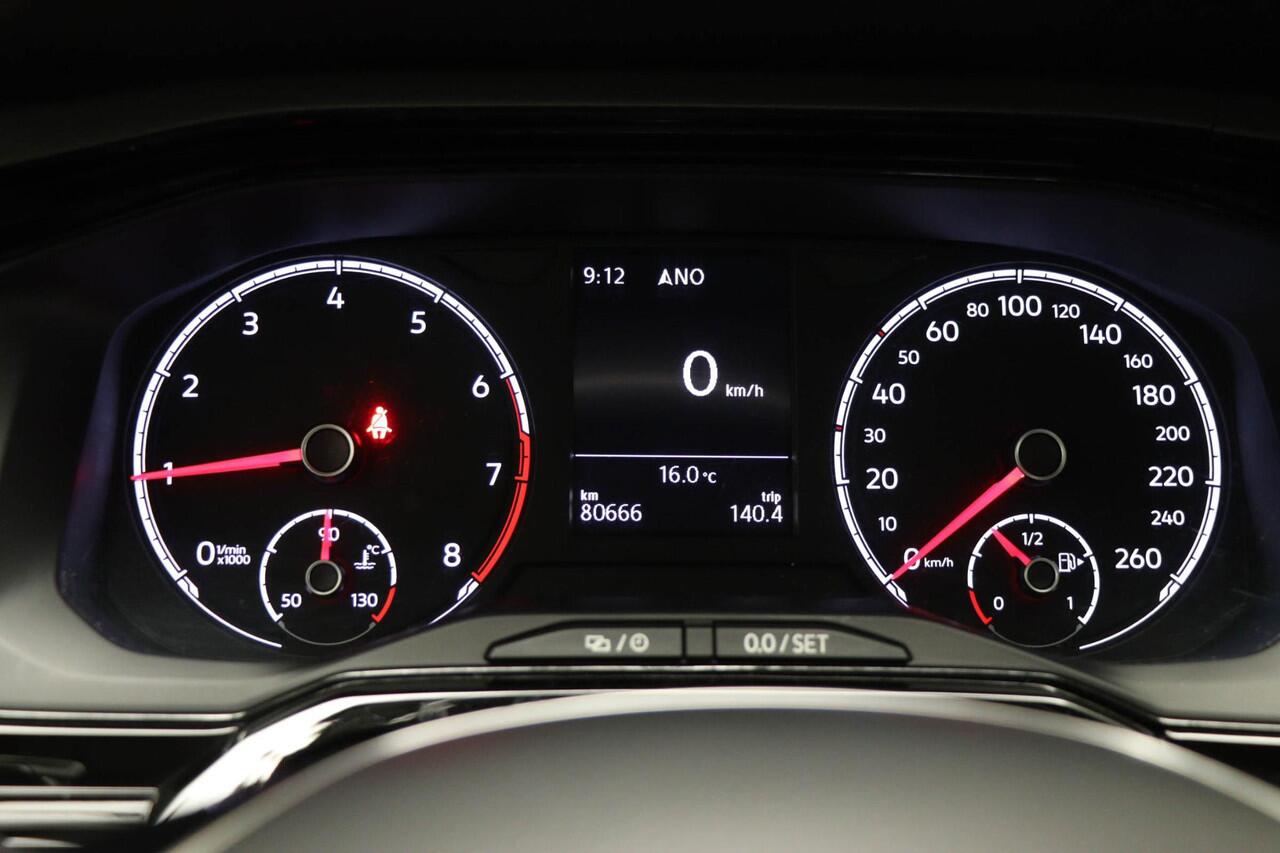 Volkswagen POLO 1.0 TSI Comfortline | Parkeersensoren V+A | Navigatie | Cruise Control | DAB+