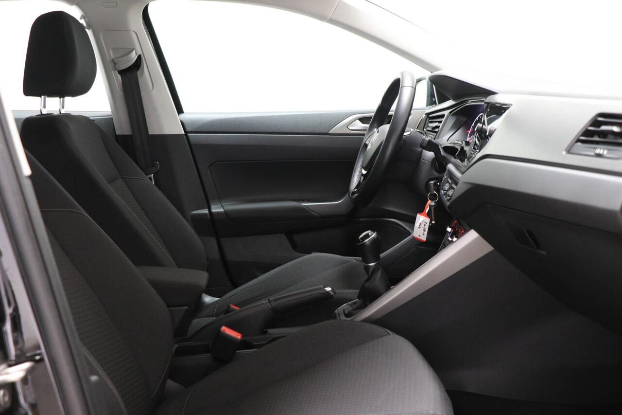 Volkswagen POLO 1.0 TSI Comfortline | Parkeersensoren V+A | Navigatie | Cruise Control | DAB+