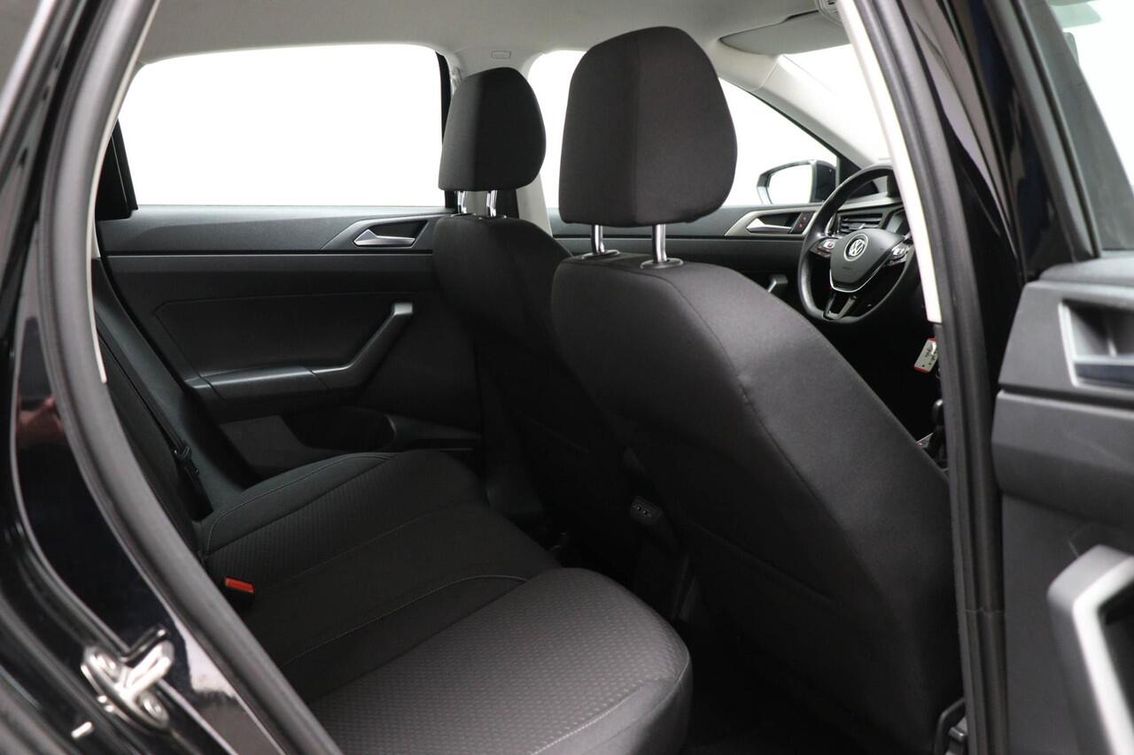 Volkswagen POLO 1.0 TSI Comfortline | Parkeersensoren V+A | Navigatie | Cruise Control | DAB+
