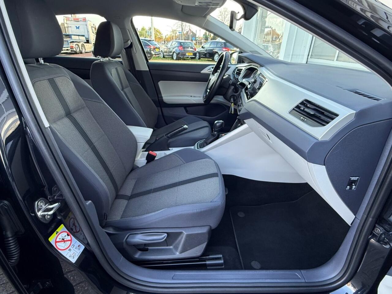 Volkswagen POLO 1.0 TSI 116PK Highline Aut. Navi Pdc Trekhaak Rijklaar!