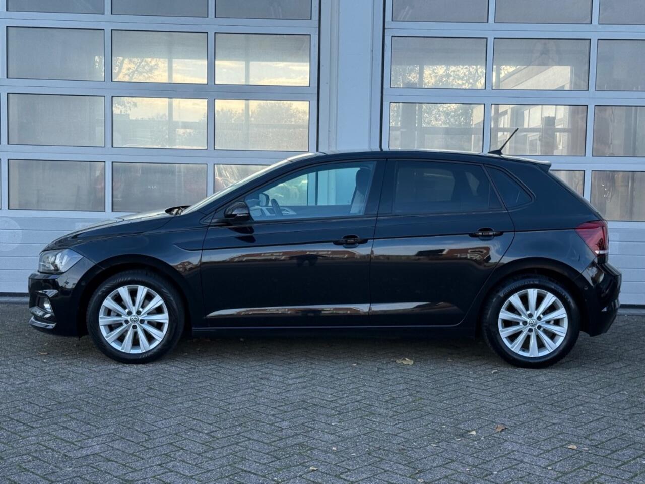 Volkswagen POLO 1.0 TSI 116PK Highline Aut. Navi Pdc Trekhaak Rijklaar!