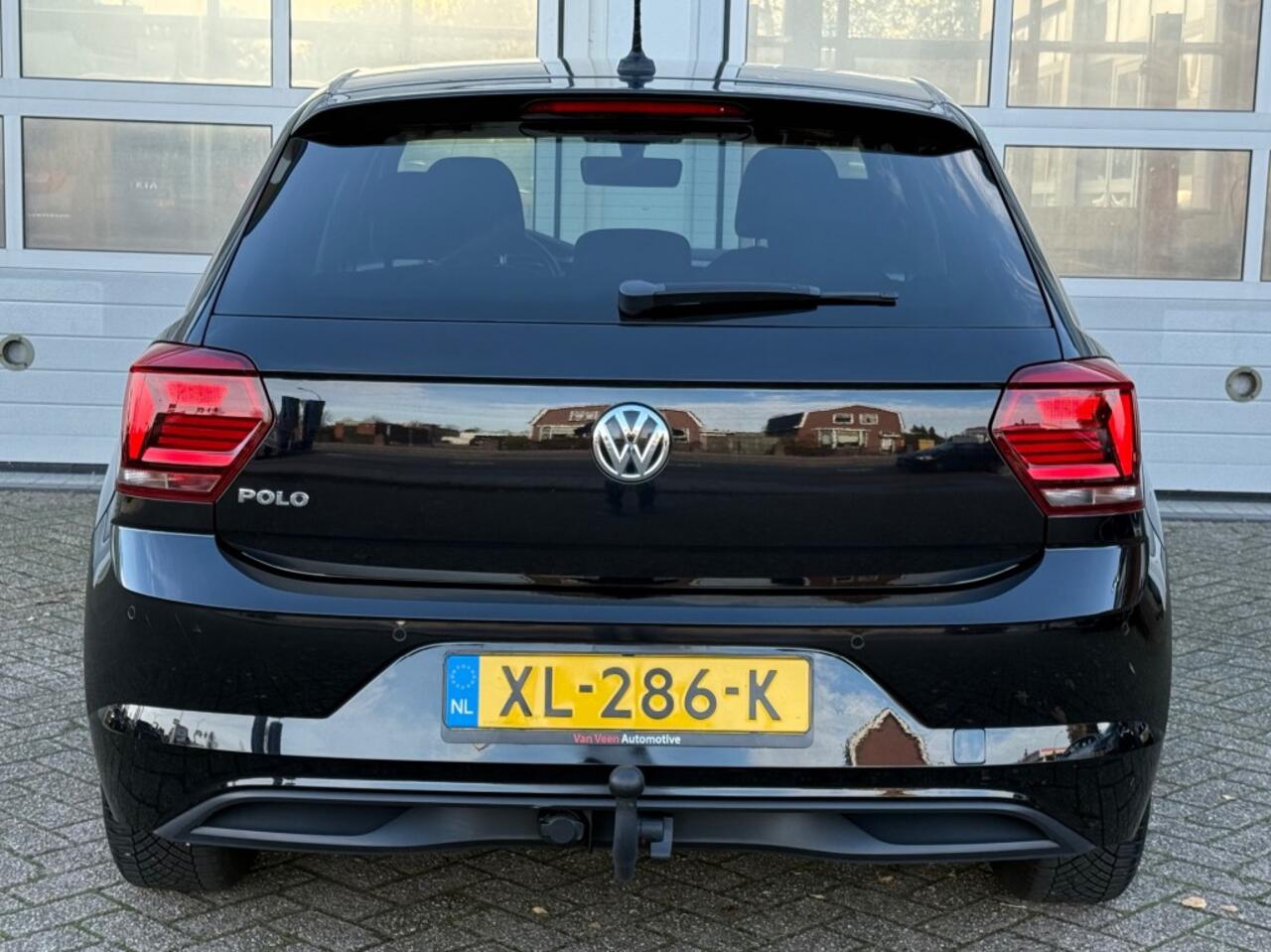 Volkswagen POLO 1.0 TSI 116PK Highline Aut. Navi Pdc Trekhaak Rijklaar!