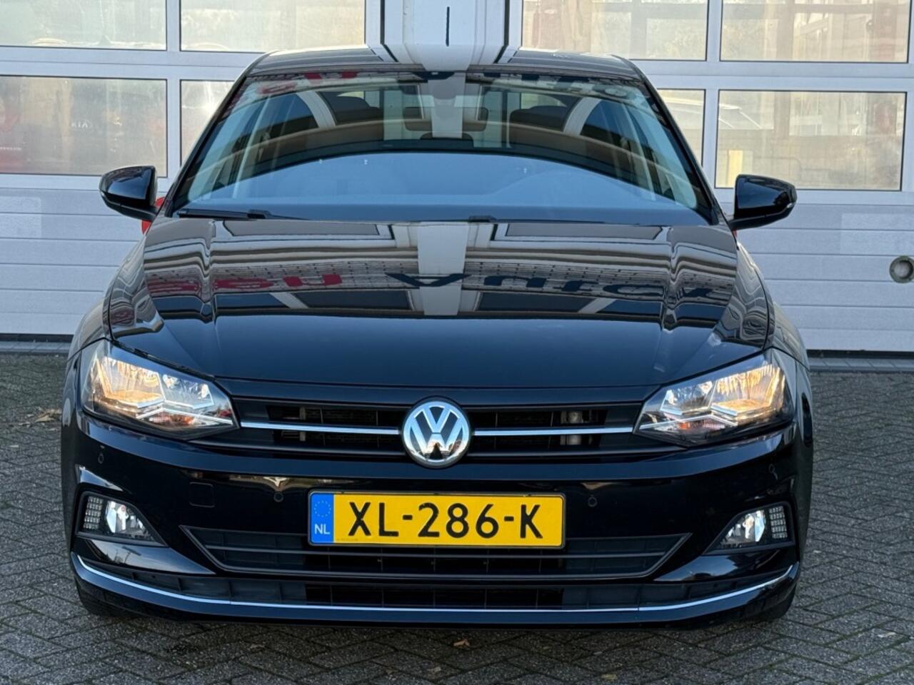 Volkswagen POLO 1.0 TSI 116PK Highline Aut. Navi Pdc Trekhaak Rijklaar!