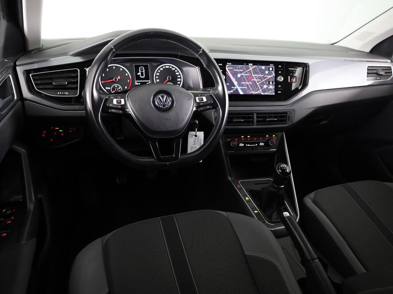 Volkswagen POLO 1.0 TSI Highline 95 pk | Navigatie | Parkeersensoren | Adaptieve cruise control | Apple Carplay/Android Auto |