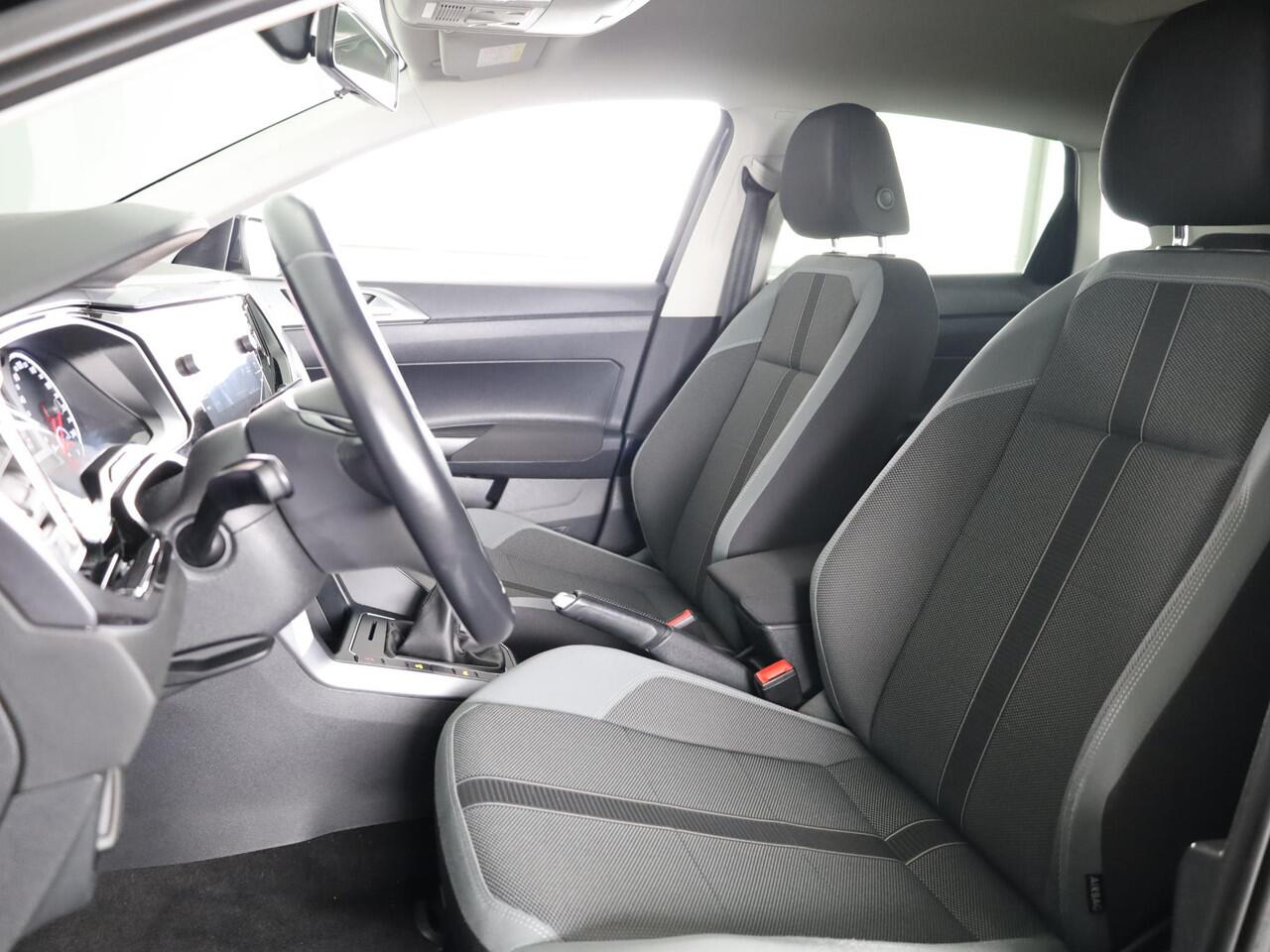 Volkswagen POLO 1.0 TSI Highline 95 pk | Navigatie | Parkeersensoren | Adaptieve cruise control | Apple Carplay/Android Auto |