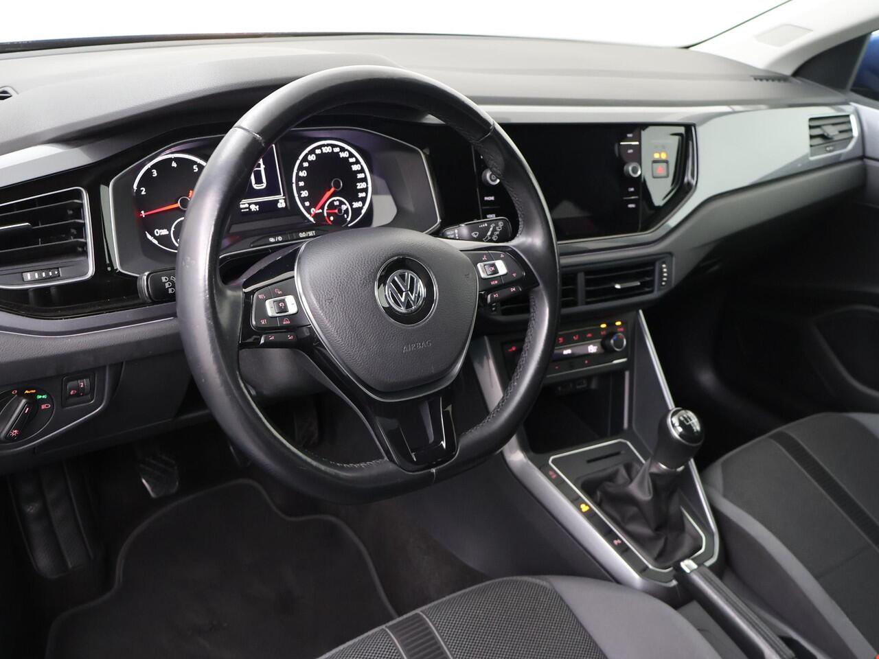 Volkswagen POLO 1.0 TSI Highline | 95 PK | Navigatiesysteem | Parkeersensoren | Adaptive cruise control |