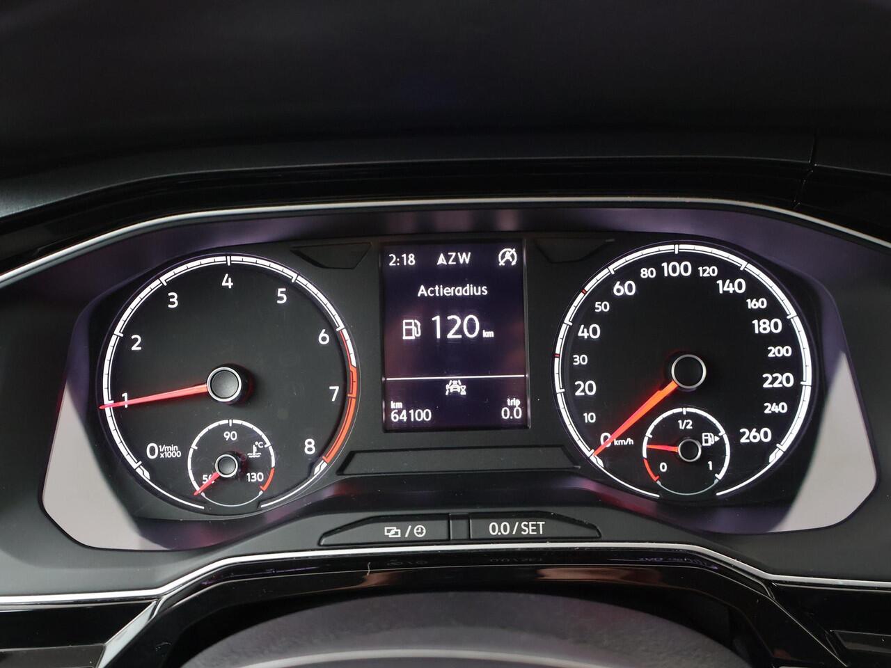 Volkswagen POLO 1.0 TSI Highline | 95 PK | Navigatiesysteem | Parkeersensoren | Adaptive cruise control |