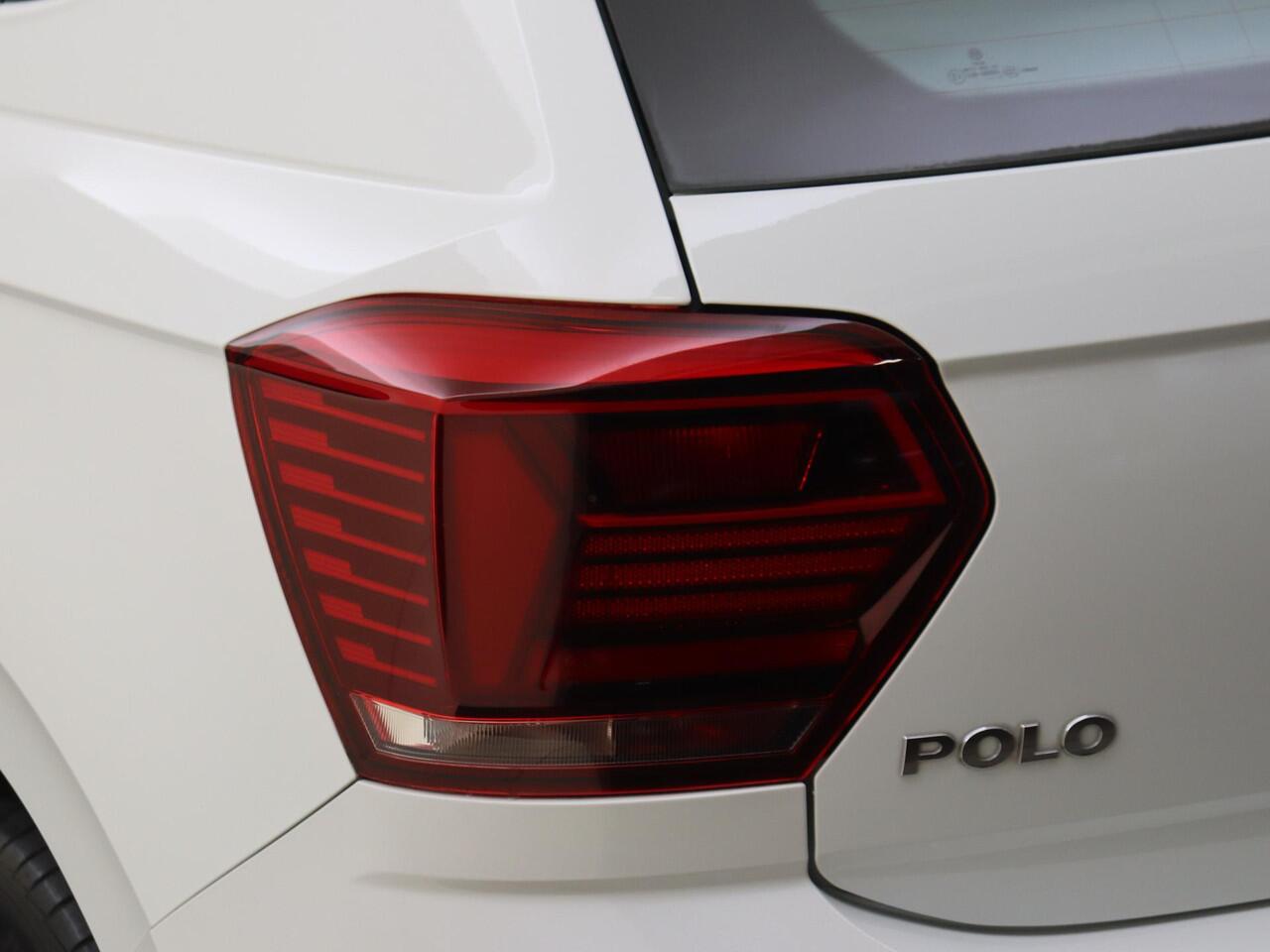 Volkswagen POLO 1.0 TSI Comfortline | Adaptieve cruise control | Bluetooth | Airco | Armsteun | Radio |