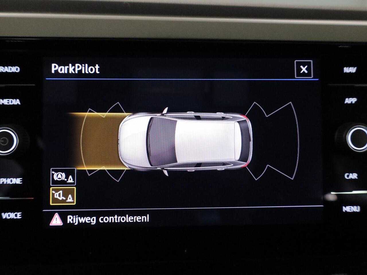 Volkswagen POLO 1.0 TSI Comfortline 95 pk | Navigatie | Parkeersensoren | Adaptieve cruise control | Apple Carplay/Android Auto |