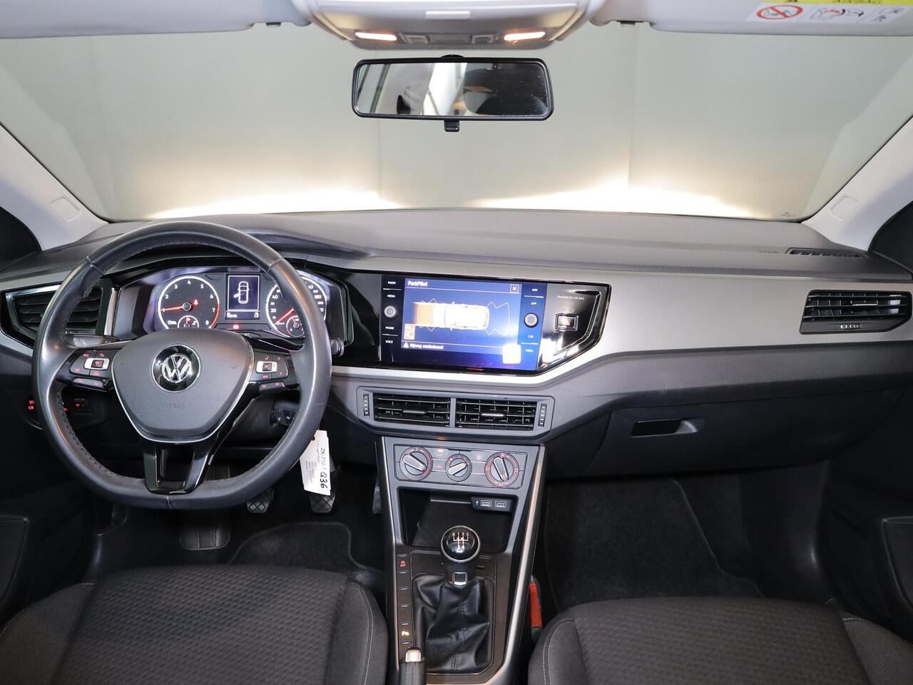 Volkswagen POLO 1.0 TSI Comfortline 95 pk | Navigatie | Parkeersensoren | Adaptieve cruise control | Apple Carplay/Android Auto |