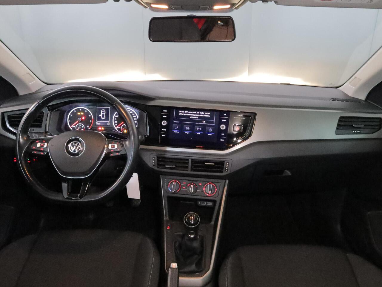 Volkswagen POLO 1.0 TSI Comfortline 95 pk | Navigatie via App | Airco | Adaptieve cruise control |