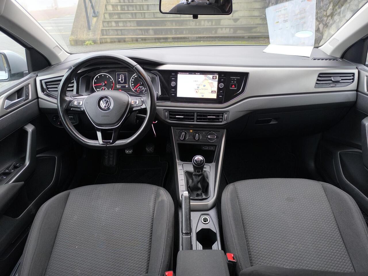 Volkswagen POLO 1.0 MPI Comfortline Business Navi, carplay, cruise control, 1e eigenaar, org NL auto