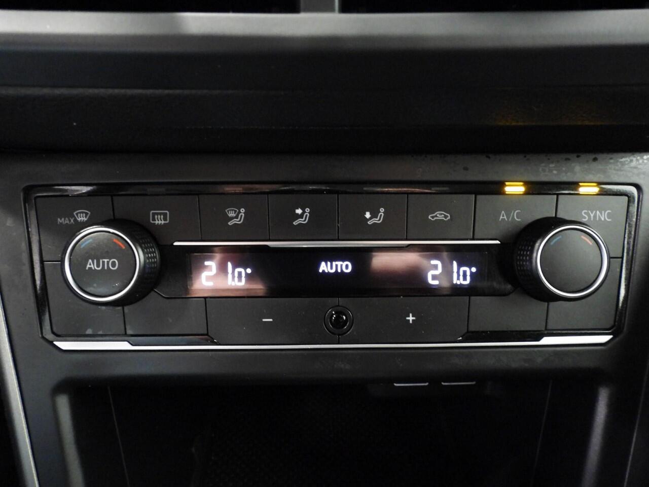 Volkswagen POLO 1.0 TSI Comfortline Business NAVI/CLIMA/CAMERA/17"LMV!