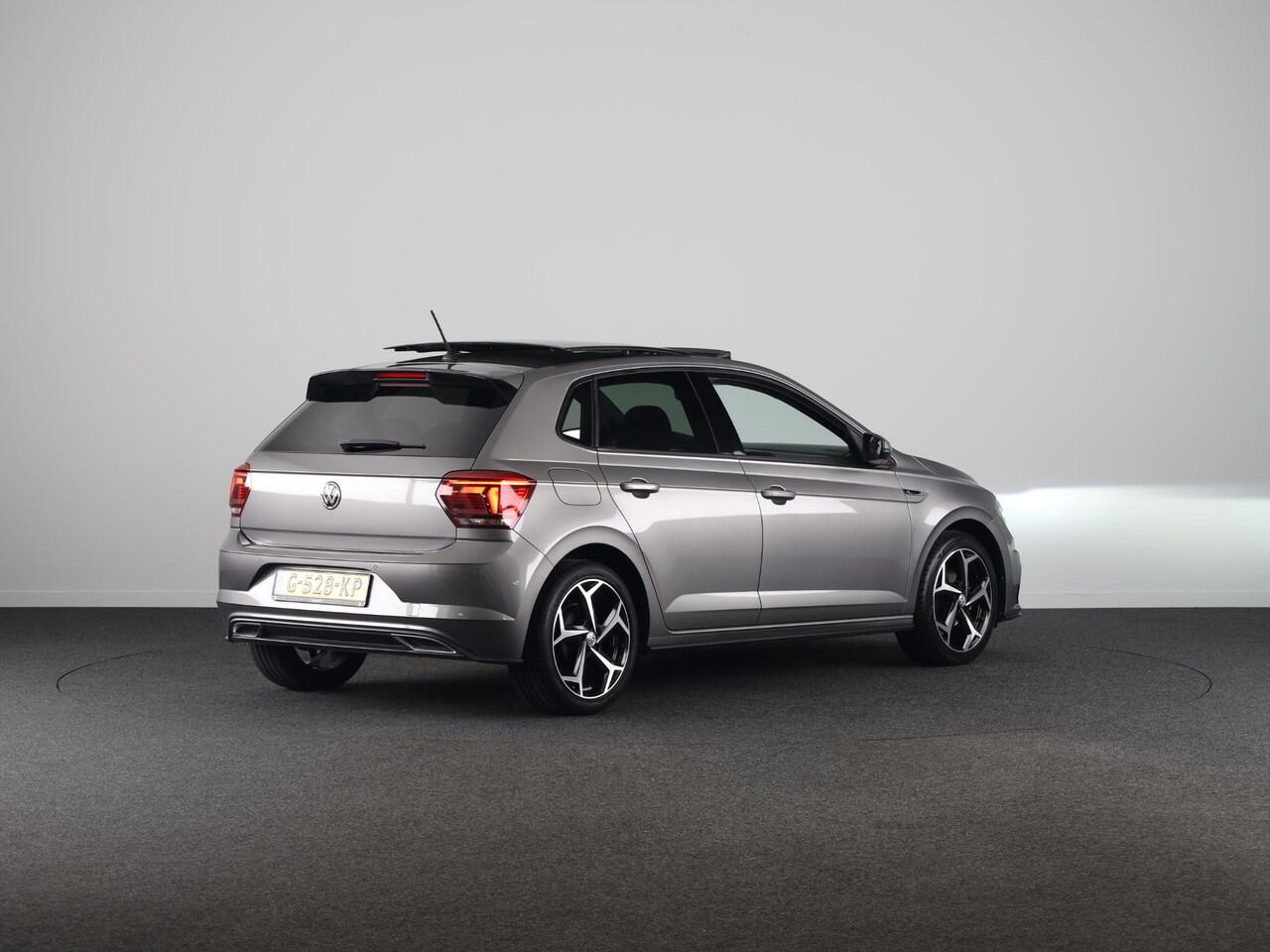 Volkswagen POLO 1.0 TSI Highline 95PK | Panoramadak | Parkeersensoren | R-Line | Digitaal dashboard | Led | Camera