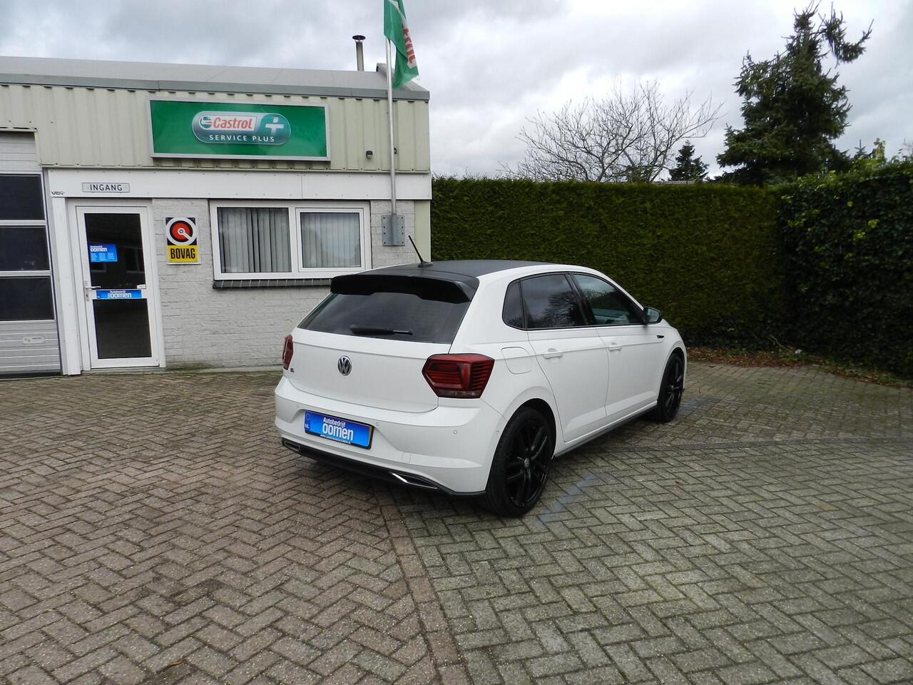 Volkswagen POLO 1.0 TSI Highline Carbon Exclusive - R-Line - Apple CarPlay - Digital Cockpit - Weinig KM's - 100% Onderhouden - ACC