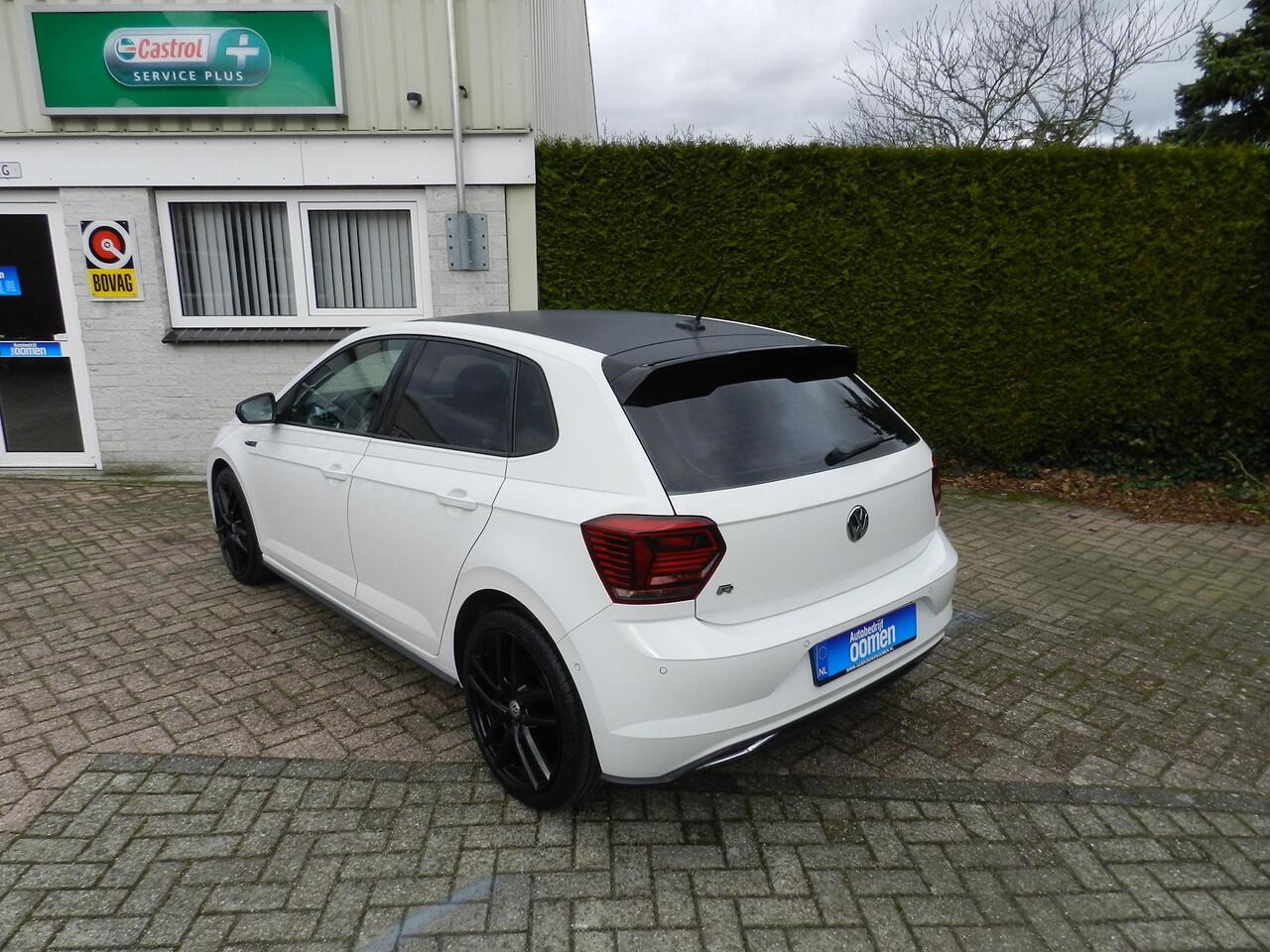 Volkswagen POLO 1.0 TSI Highline Carbon Exclusive - R-Line - Apple CarPlay - Digital Cockpit - Weinig KM's - 100% Onderhouden - ACC