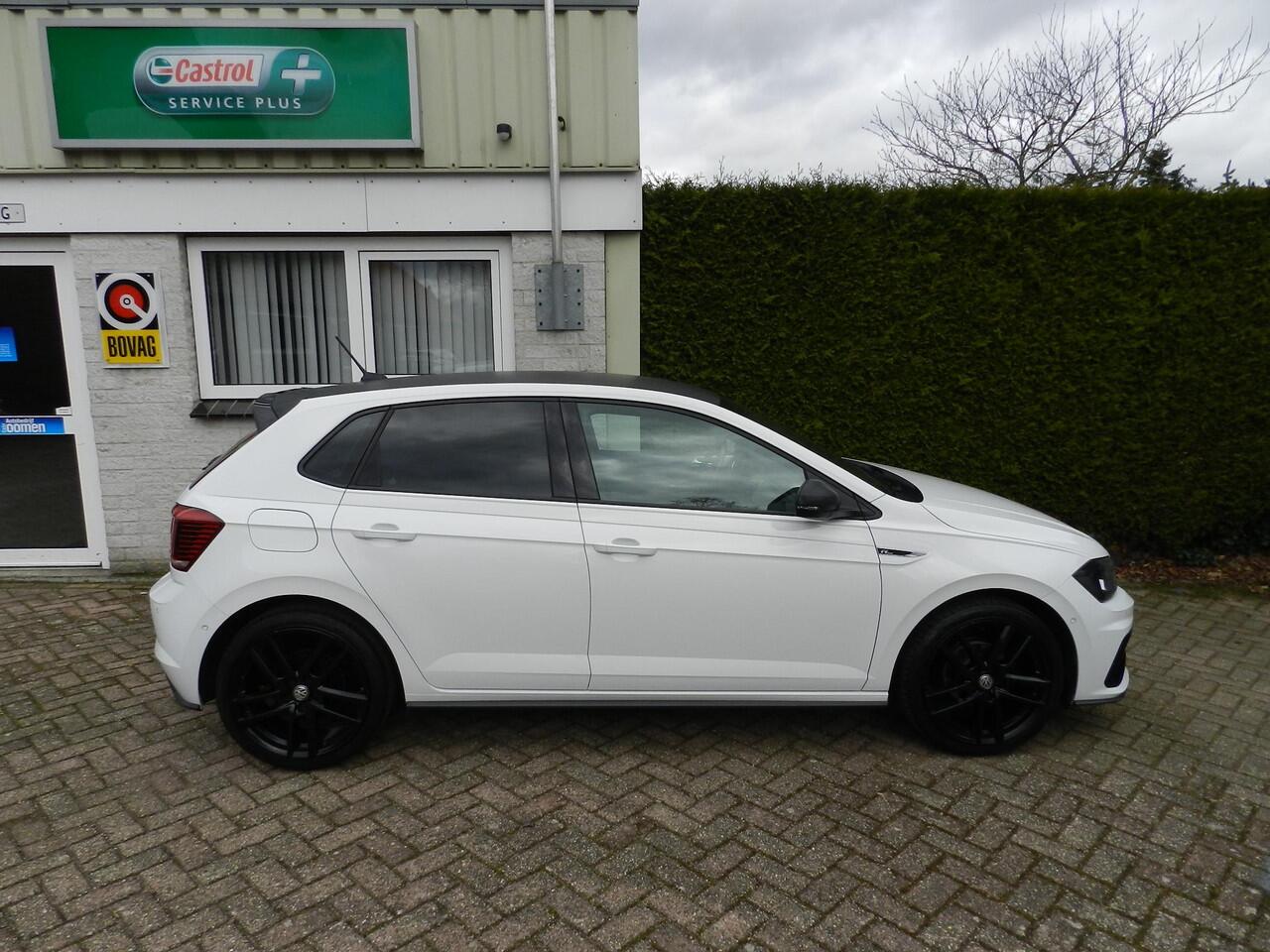 Volkswagen POLO 1.0 TSI Highline Carbon Exclusive - R-Line - Apple CarPlay - Digital Cockpit - Weinig KM's - 100% Onderhouden - ACC