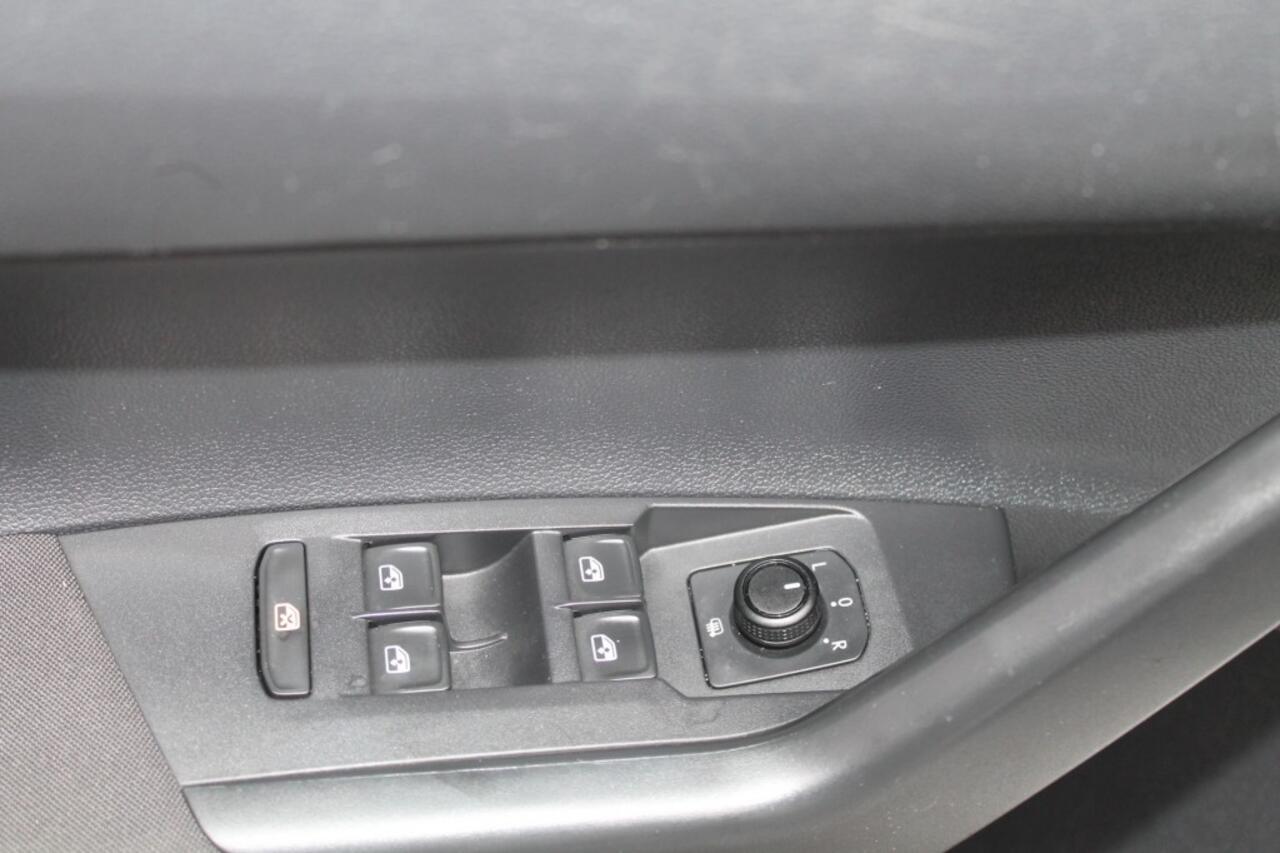 Volkswagen POLO 1.0 TSI COMFORTLINE AUTOMAAT AIRCO CRUISE PDC V/A