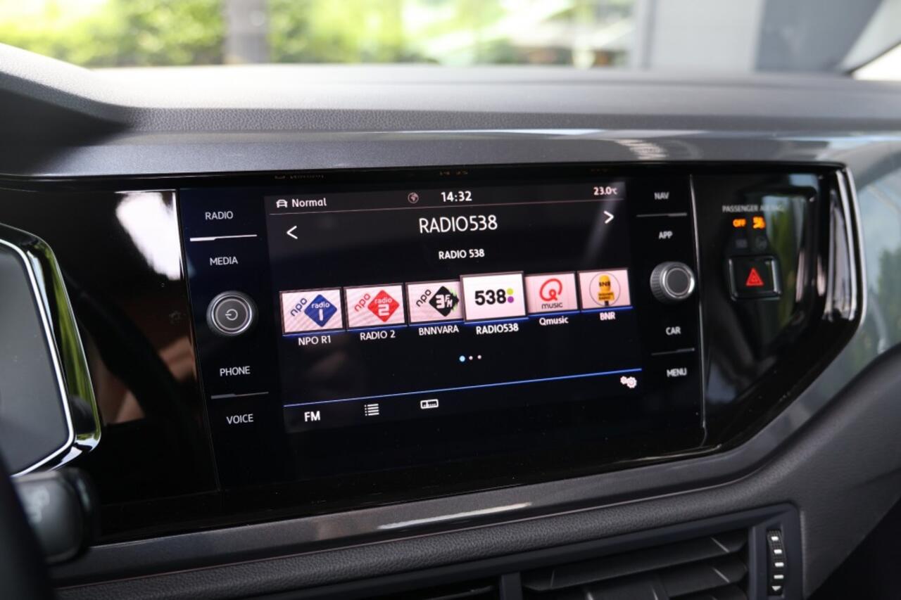 Volkswagen POLO 1.0 TSI HIGHL *R-Line*PANO*CLIMA*CARPLAY