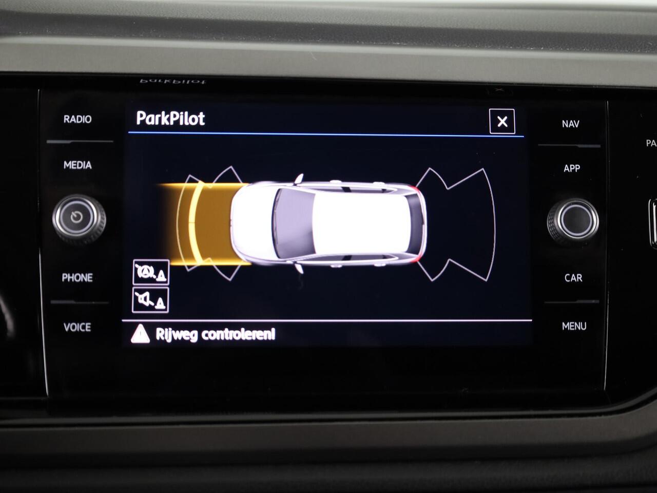 Volkswagen POLO 1.0 TSI Comfortline 95 pk | Navigatie | Parkeersensoren | Adaptieve cruise control | Apple Carplay/Android Auto |