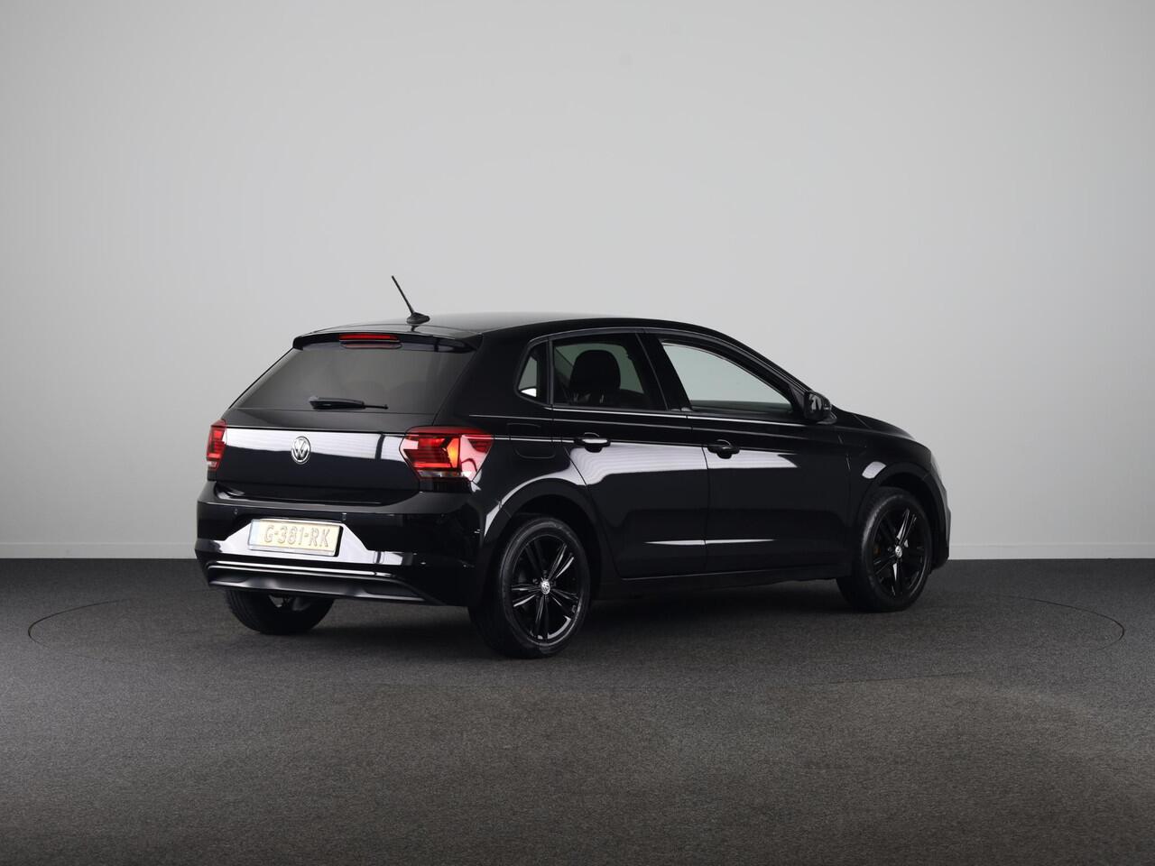 Volkswagen POLO 1.0 TSI Comfortline 95 pk | Navigatie | Parkeersensoren | Adaptieve cruise control | Apple Carplay/Android Auto |