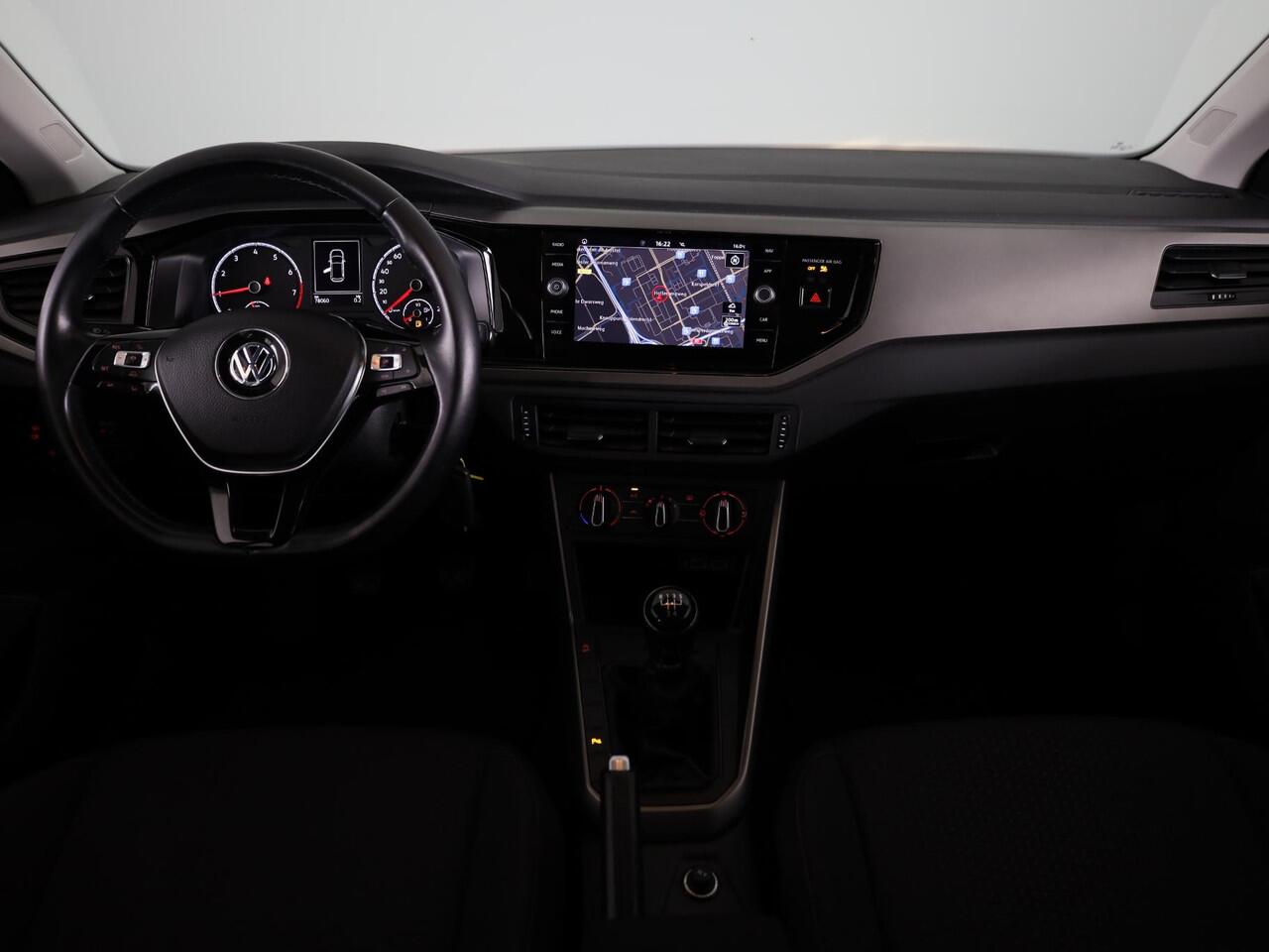 Volkswagen POLO 1.0 TSI Comfortline 95 pk | Navigatie | Parkeersensoren | Adaptieve cruise control | Apple Carplay/Android Auto |