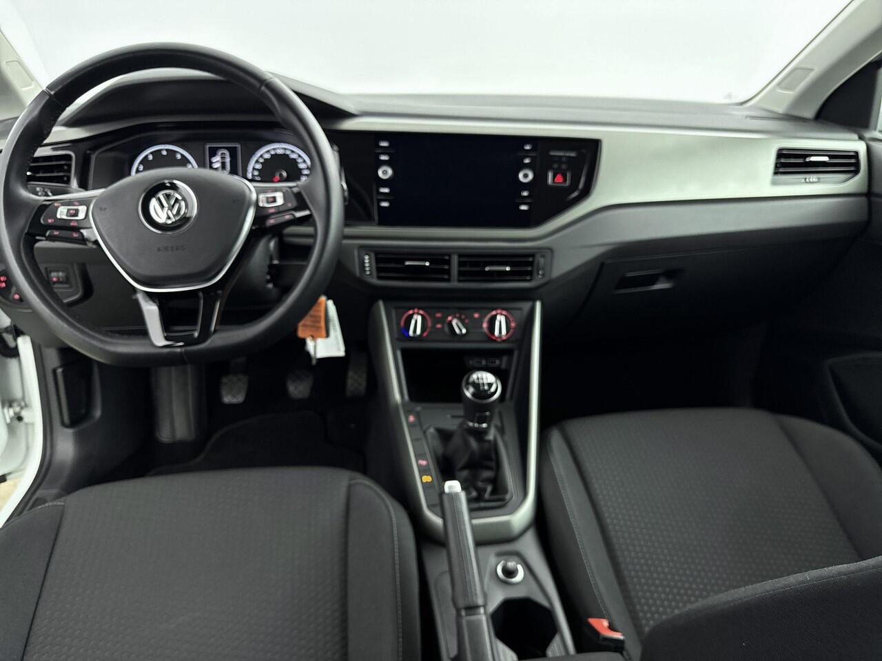 Volkswagen POLO 1.0 TSI Comfortline 95PK | CarPlay | Navigatie | Parkeersensoren | Airco | Cruise Control