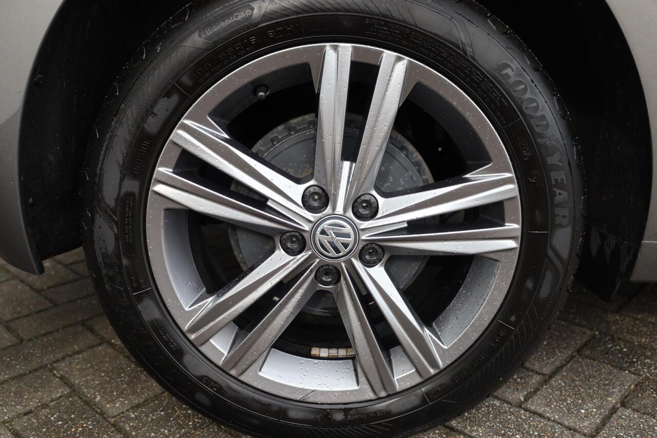 Volkswagen POLO 1.0 TSI Comfortline 70KW/95PK DSG, NL auto 1e eigenaar dealeronderhouden, 16" LMV Sebring r line velgen, privacy glas, pdc voor en achter, navigatie, acc, lederen stuurwiel, carplay