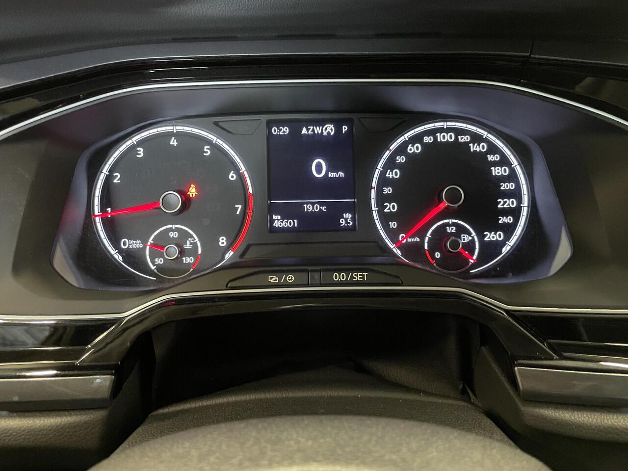 Volkswagen POLO 1.0 TSI Highline Navigatie Apple Carplay/Android Auto Adaptieve Cruise Control Lichtmetalen velgen Climate Control